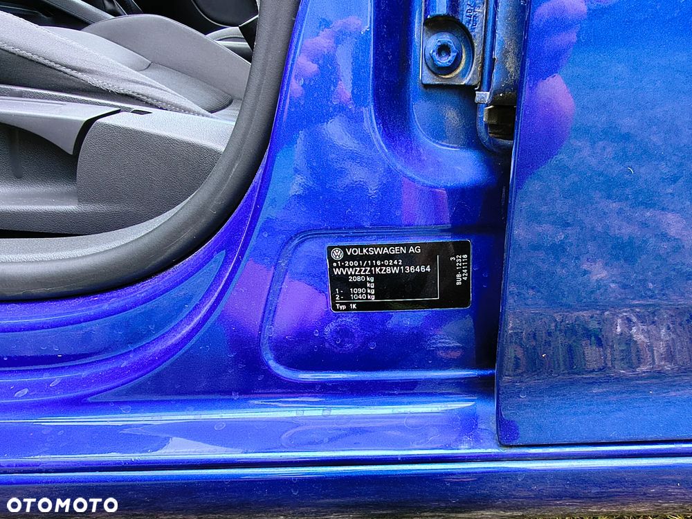 Volkswagen Golf R32 - 15