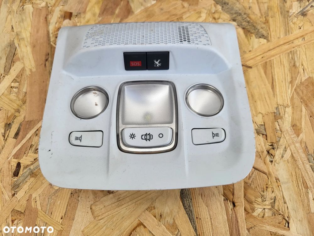 Lampka oświetlenie kabiny Peugeot 2008 - 1