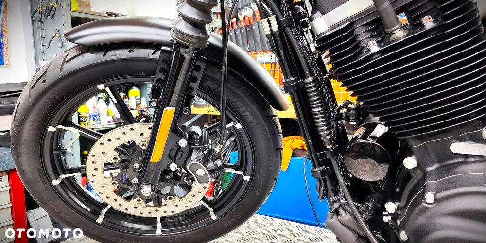 Harley-Davidson Sportster Iron 883 - 37
