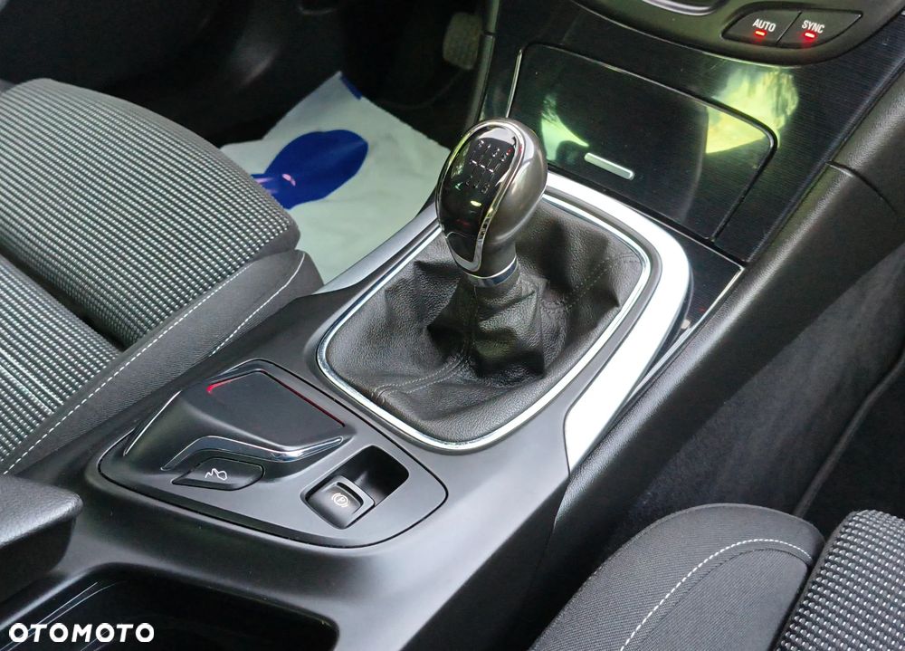 Opel Insignia - 24