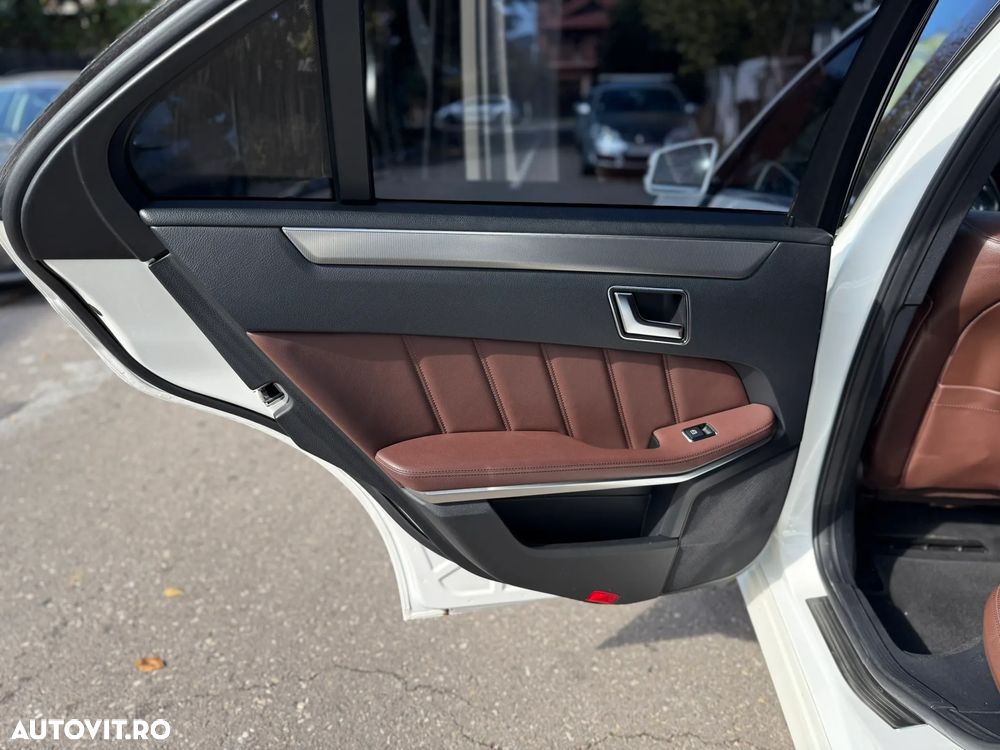 Mercedes-Benz E 300 BlueTEC HYBRID Aut. - 11