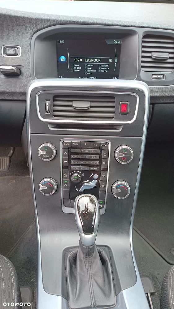Volvo V60 T3 Momentum - 13