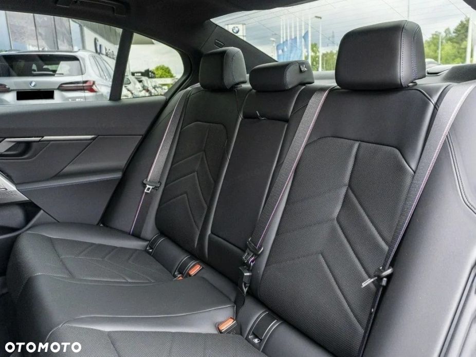 BMW Seria 5 520d xDrive mHEV M Sport - 17