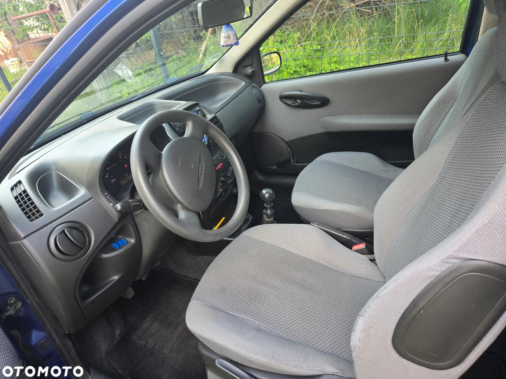 Fiat Punto 1.2 8V Active - 12