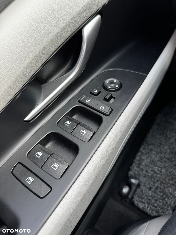 Hyundai Elantra 1.6 Executive CVT - 25