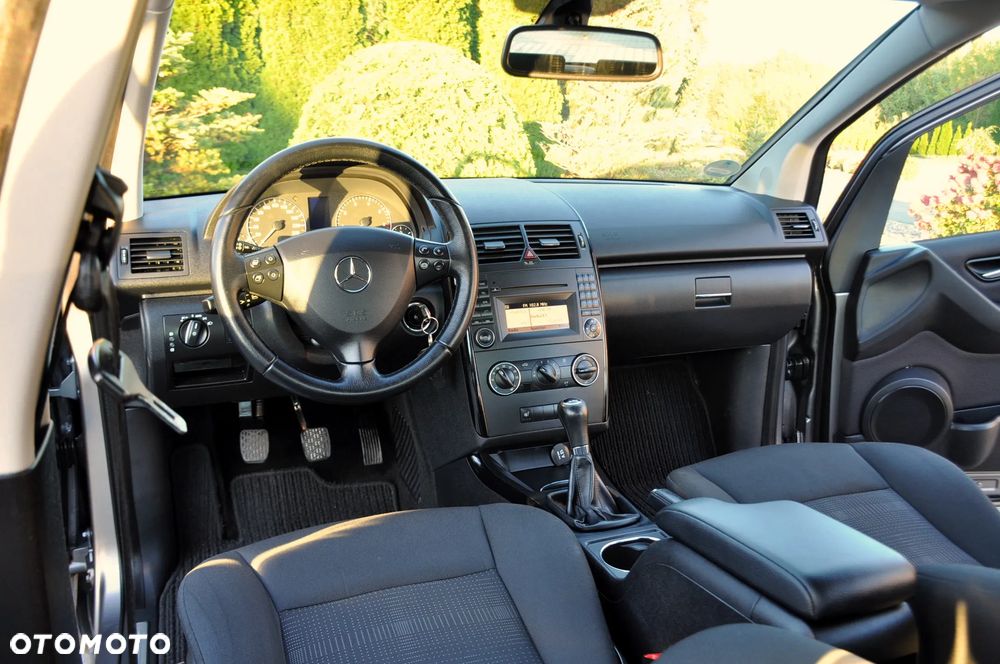 Mercedes-Benz Klasa A 160 BlueEFFICIENCY Elegance Special Edition - 27