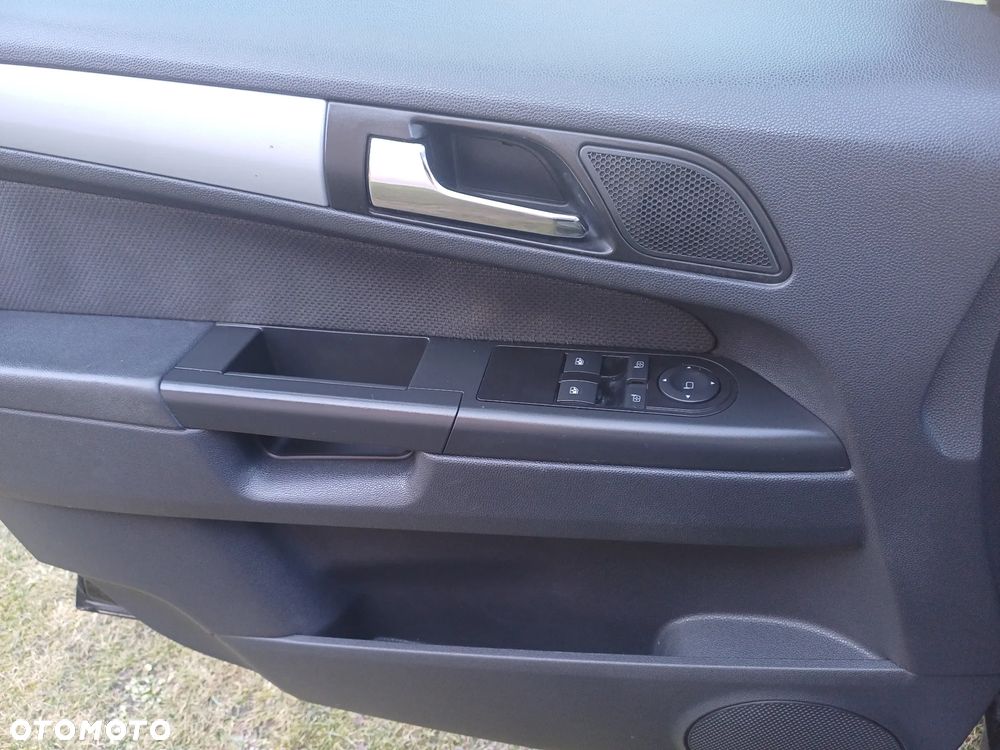 Opel Zafira 1.6 - 23