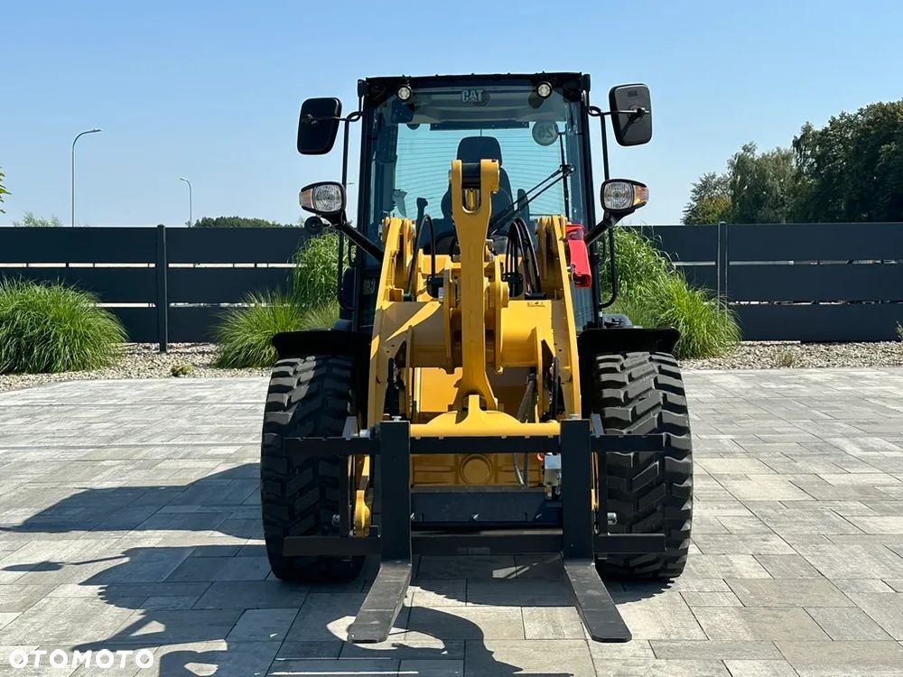 Caterpillar 906 - 10