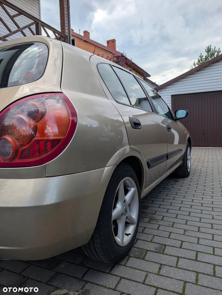 Nissan Almera 1.5 Base - 6