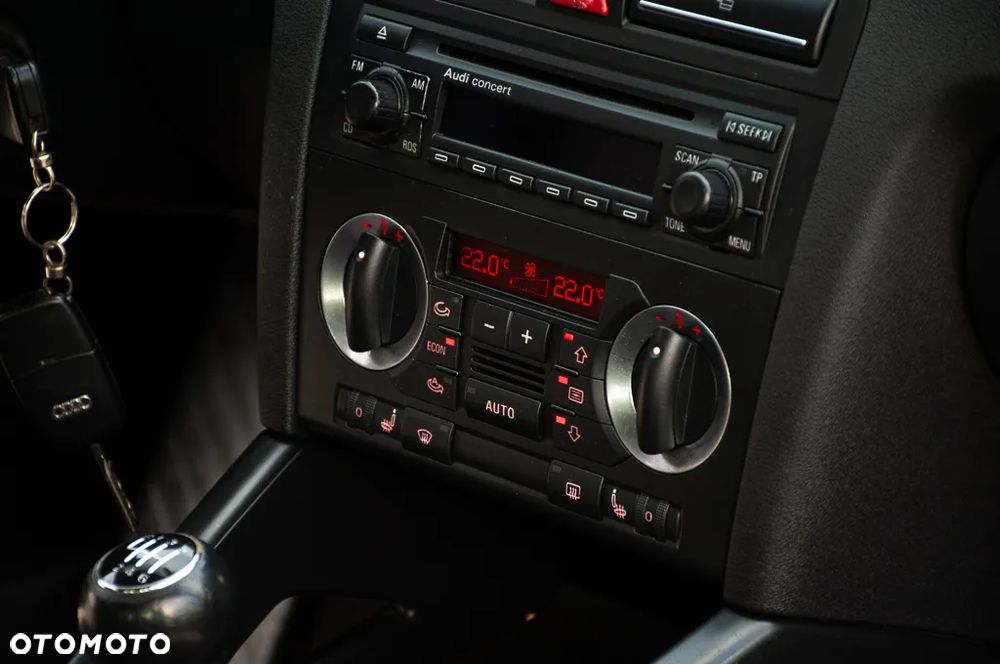 Audi A3 3-drzwiowe 2.0 FSI Attraction - 36