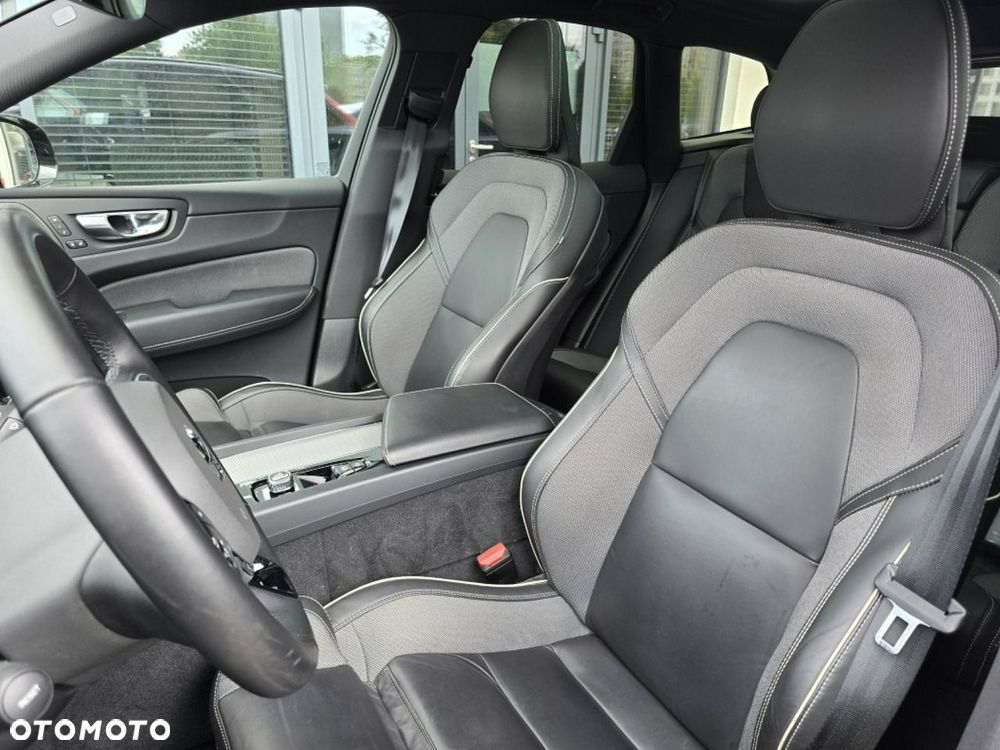 Volvo XC 60 T8 AWD Plus Black Edition - 6