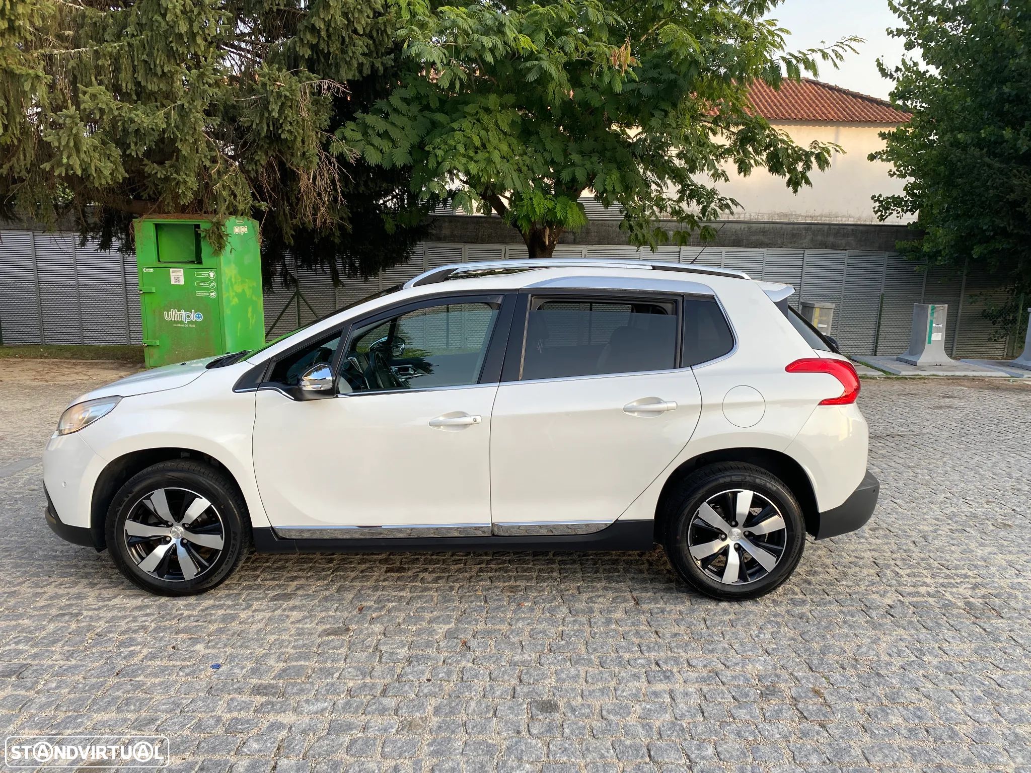 Peugeot 2008 1.6 e-HDi Allure 2-Tronic - 1