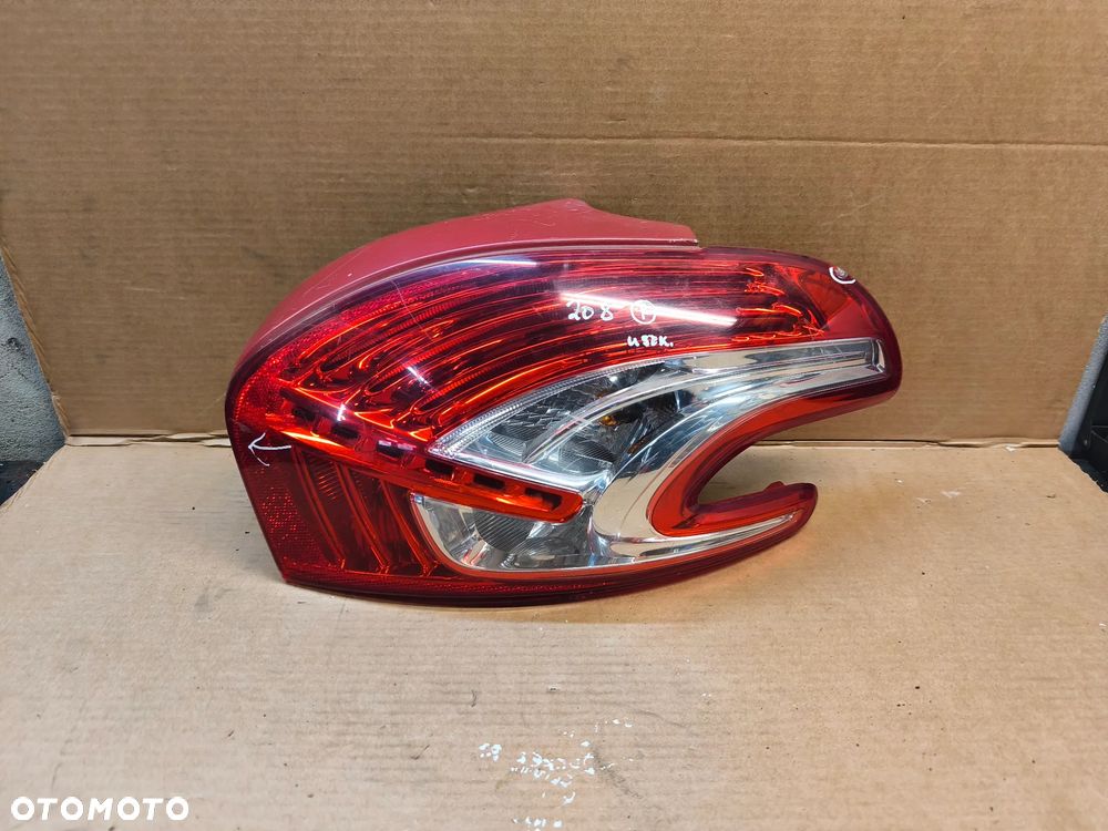 LAMPA TYŁ TYLNA PRAWA PEUGEOT 208 - 1