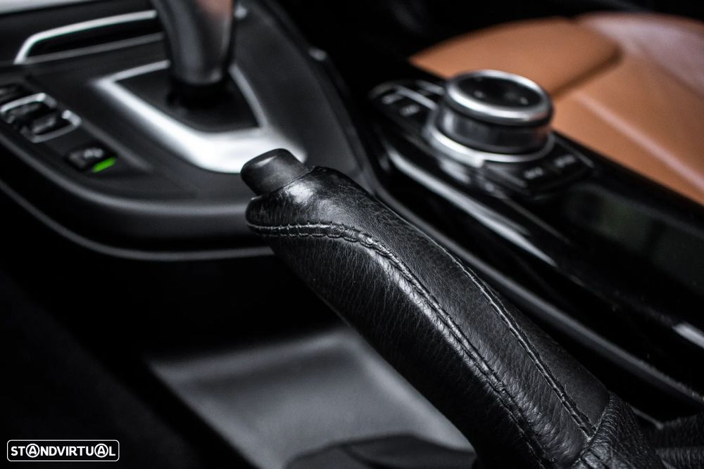 BMW 118 d Aut. Luxury Line - 22