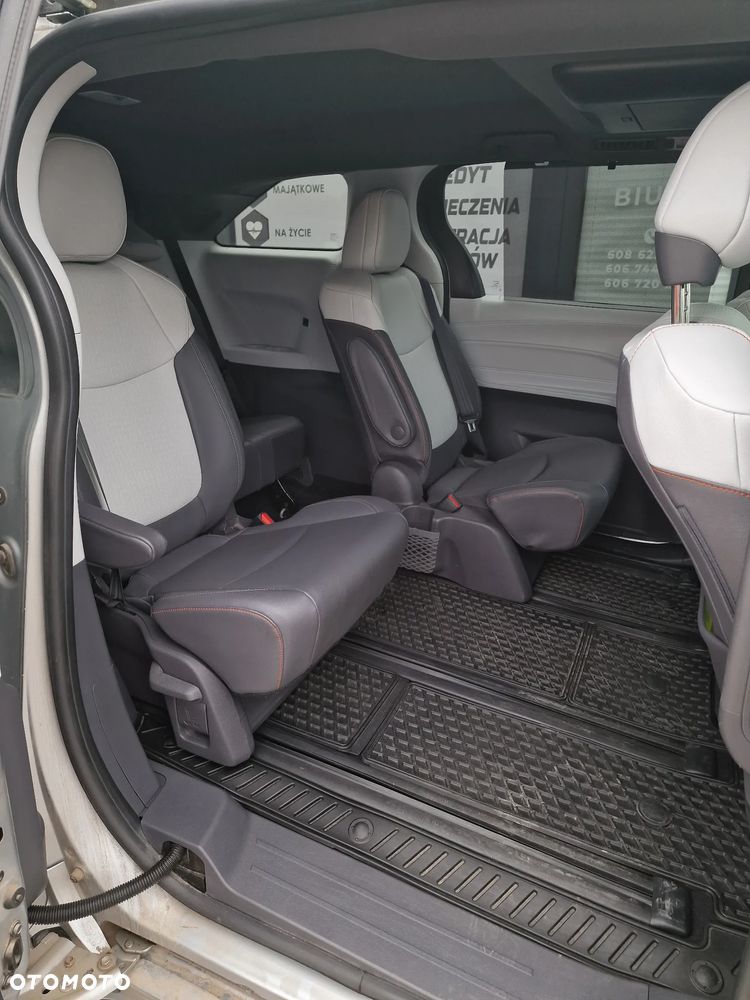 Toyota Sienna - 31