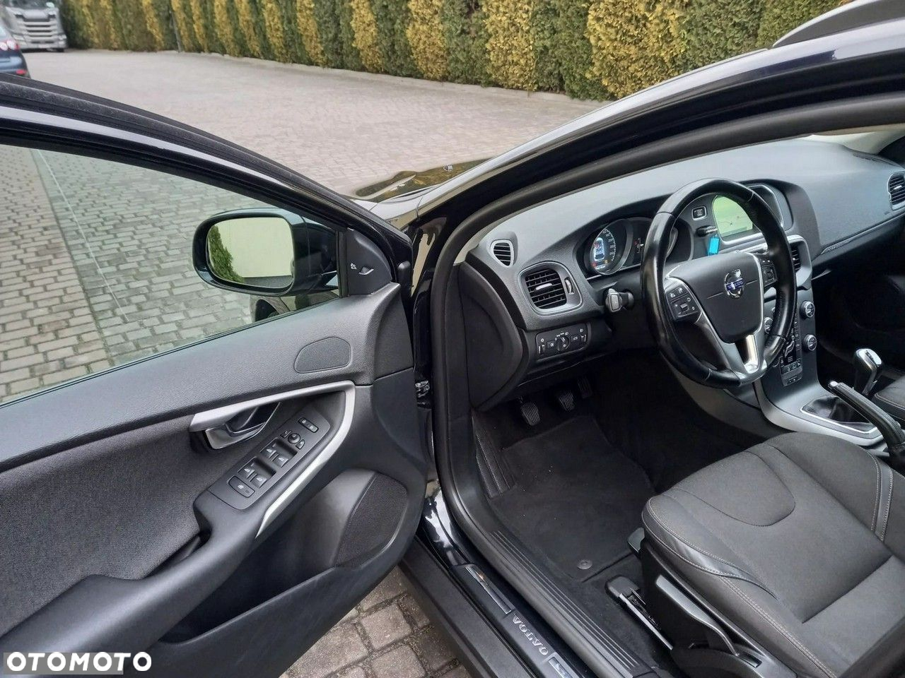 Volvo V40 Cross Country D2 Momentum - 28