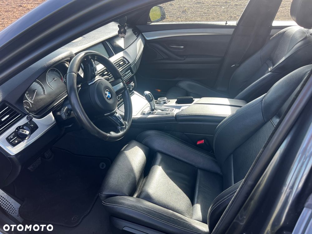 BMW Seria 5 525d Sport-Aut Modern Line - 16