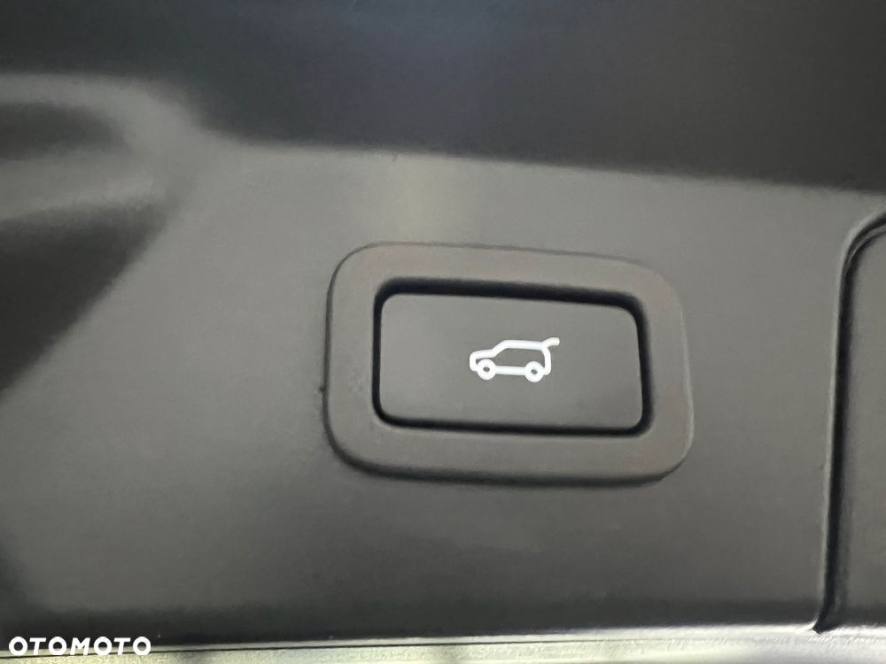 Land Rover Range Rover Velar 2.0d R-Dynamic - 33