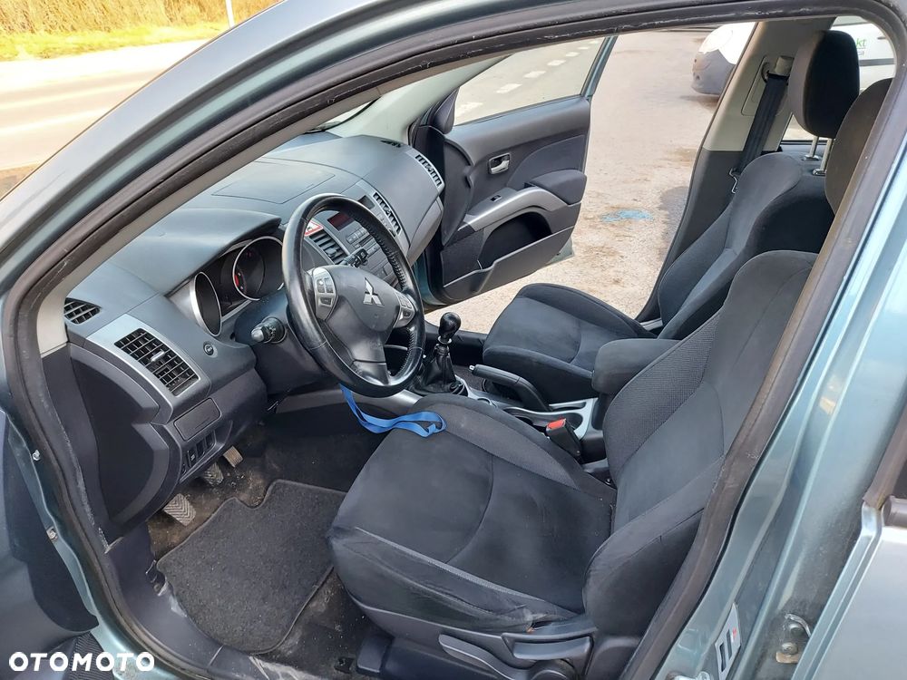 Mitsubishi Outlander 2.0 DI-D 4WD Instyle - 10