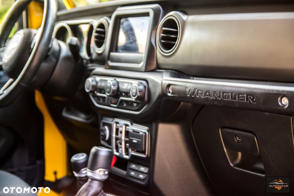 Jeep Wrangler - 16