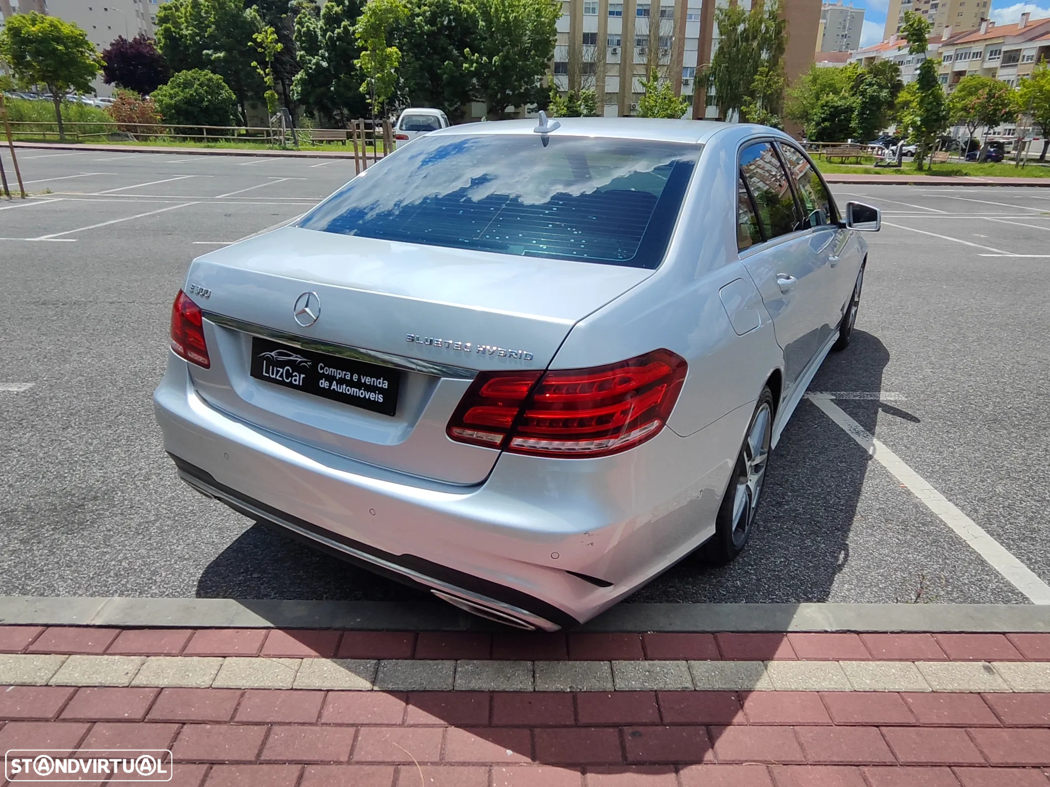 Mercedes-Benz E 300 Bluetec Hybrid Avantgarde - 8