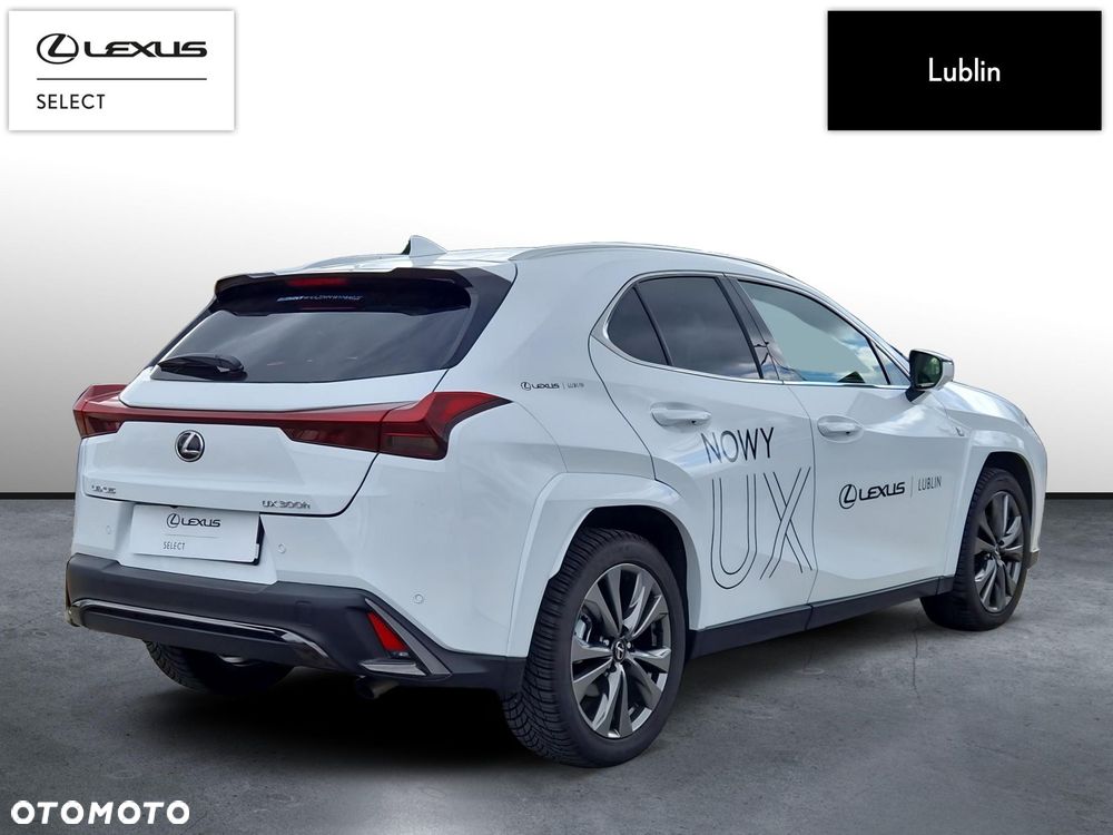 Lexus UX - 5
