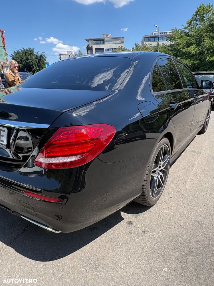 Mercedes-Benz E 200 4MATIC Aut. - 4