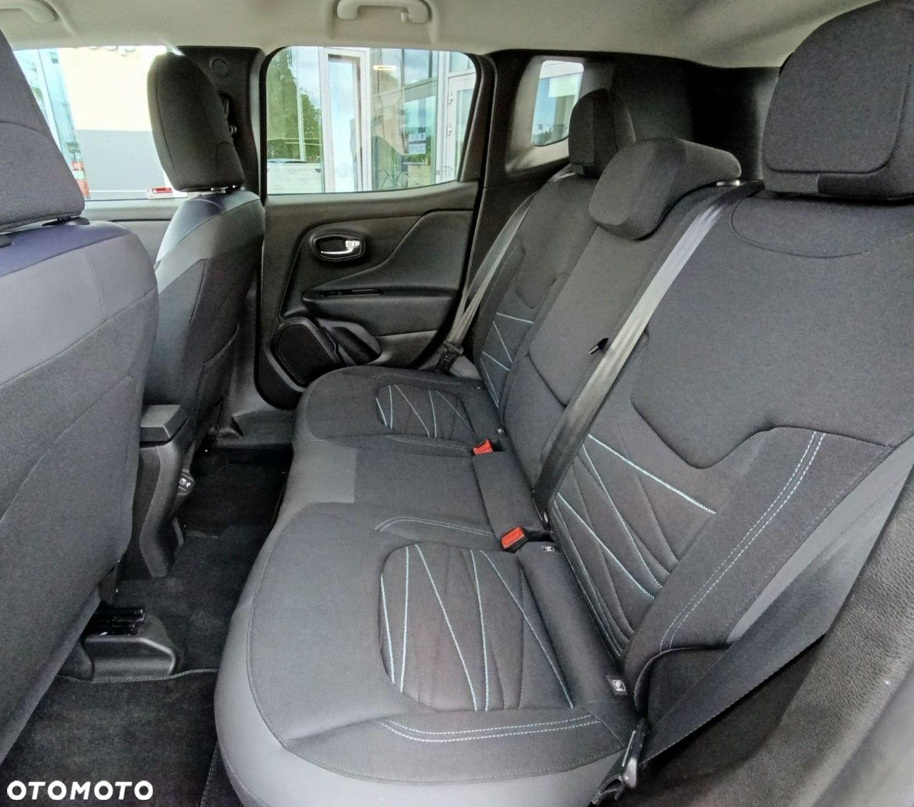 Jeep Renegade 1.5 T4 mHEV Upland FWD S&S DCT - 11