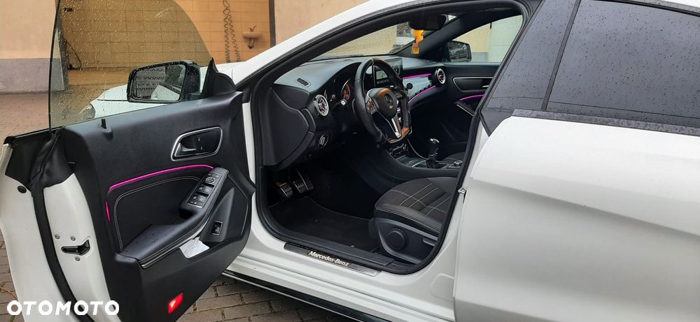 Mercedes-Benz CLA 200 - 11