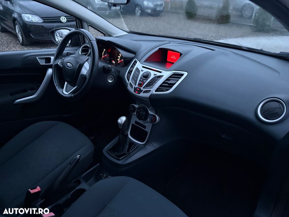Ford Fiesta 1.25 Ghia - 6