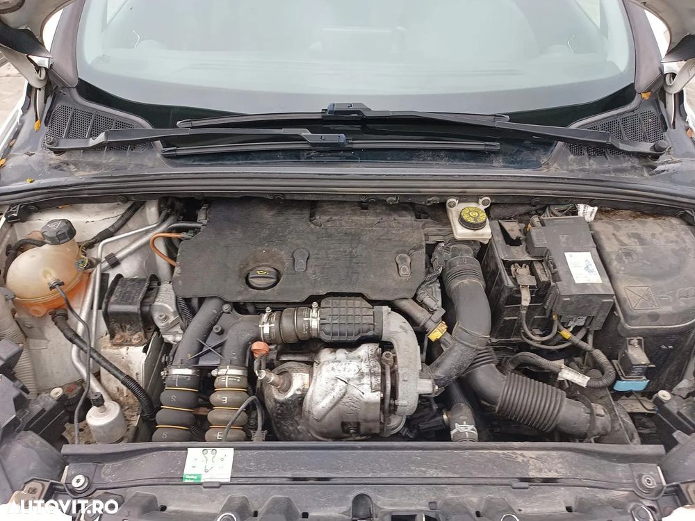 Peugeot 308 1.6HDi Premium - 11