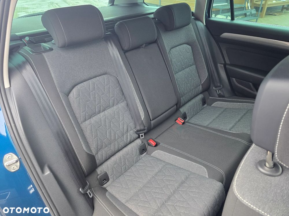 Volkswagen Passat - 15