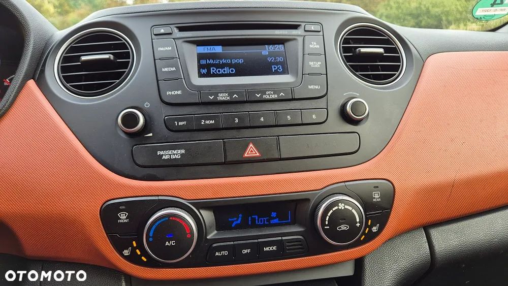 Hyundai i10 1.2 Fifa World Cup Edition - 8