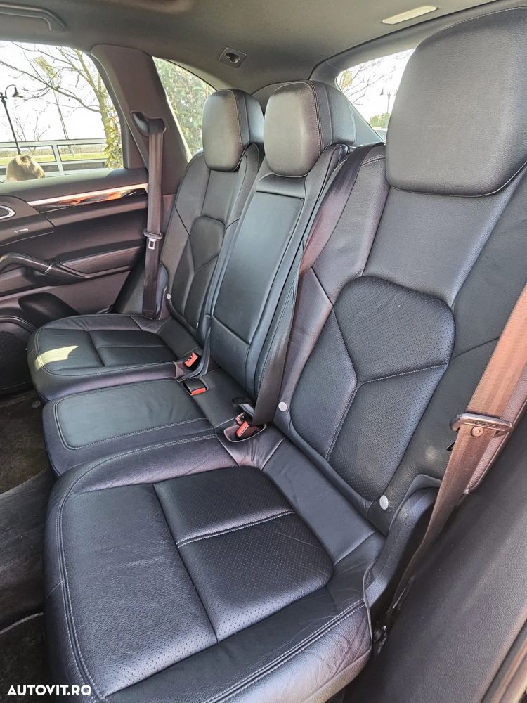 Porsche Cayenne Tiptronic S - 9