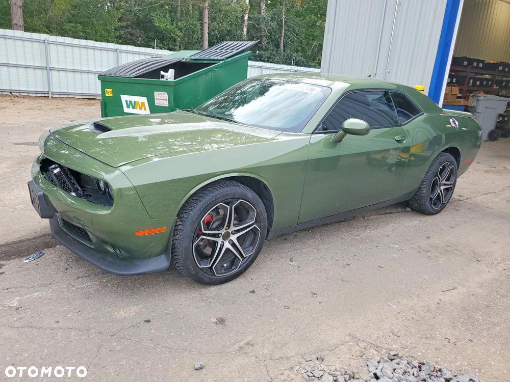 Dodge Challenger - 2