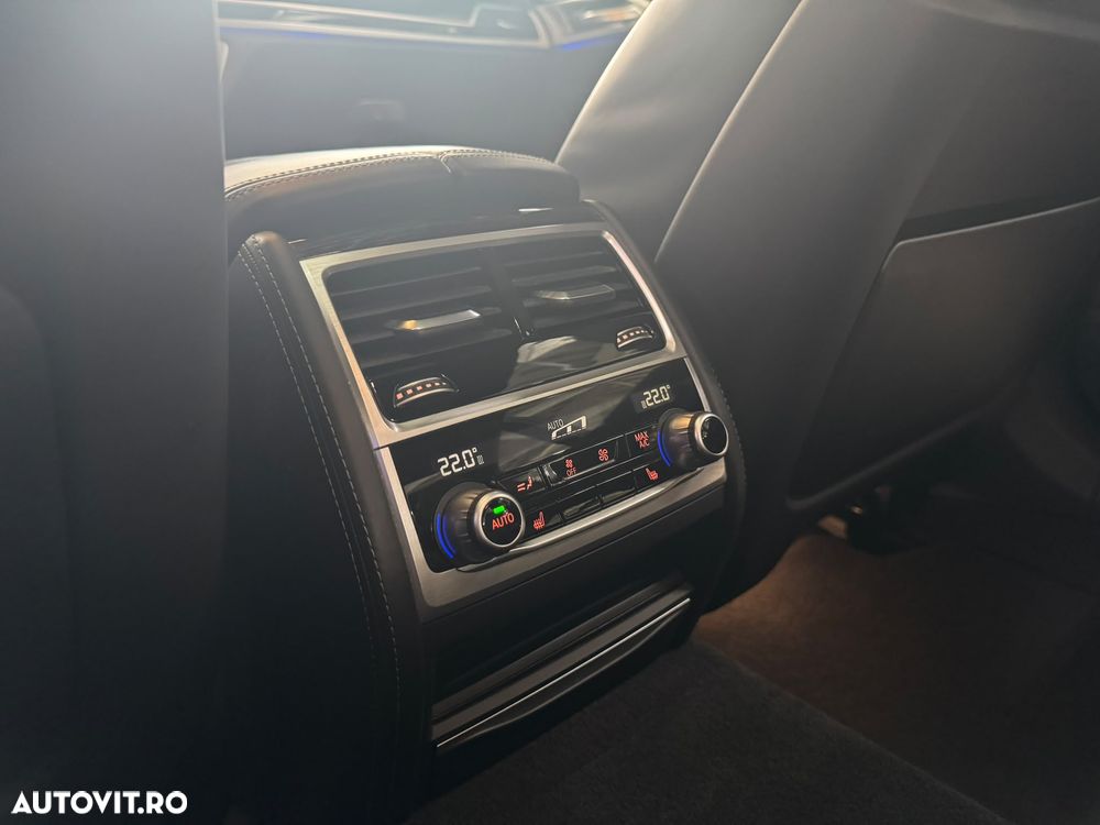 BMW Seria 7 750i xDrive - 19