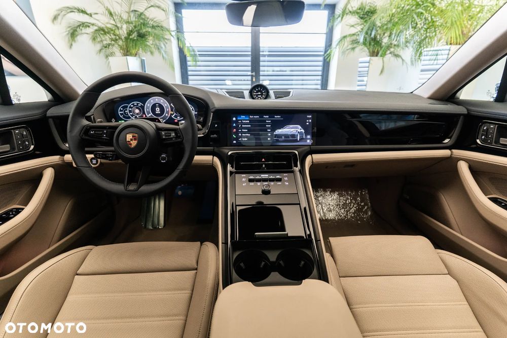 Porsche Panamera 4 - 11