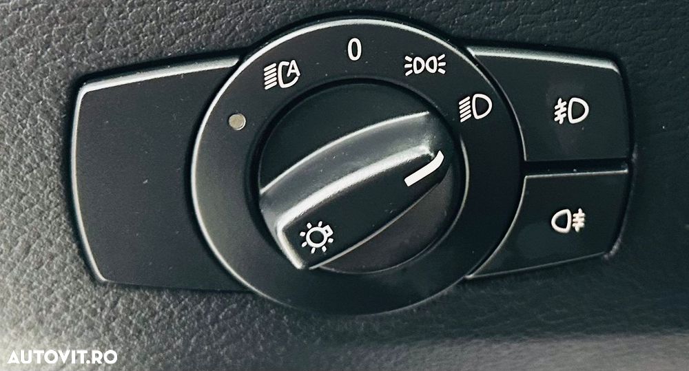 BMW X1 sDrive18d Sport Line - 11