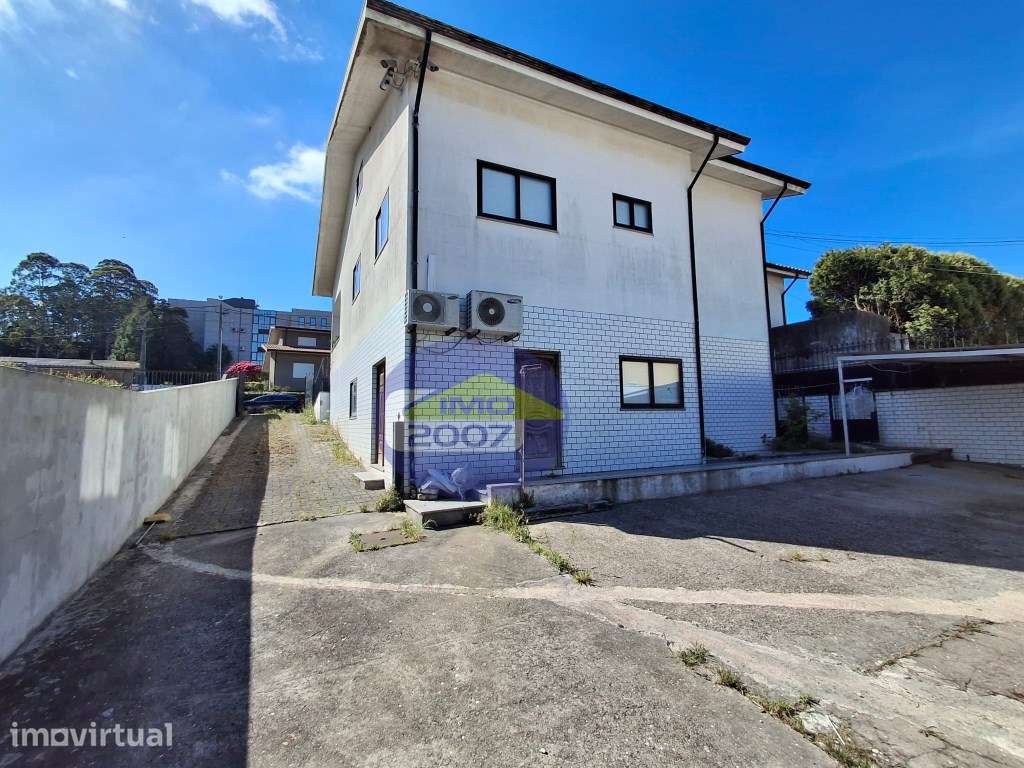Moradia GRANDE + Cave Independente + Garagem 6 carros + Anexo T2 + ... - Grande imagem: 5/36