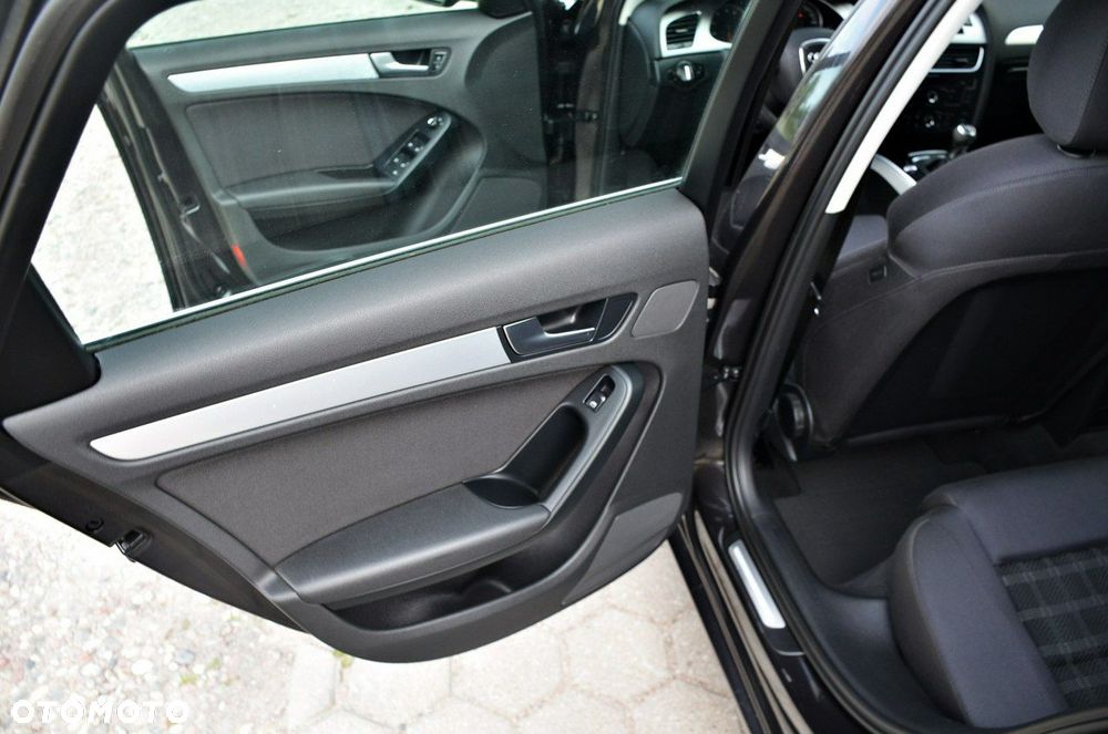 Audi A4 Avant - 16