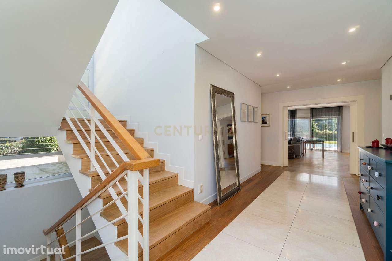 Moradia Isolada T6 +1 Piscina Condomínio Belas Clube Campo - Grande imagem: 3/33