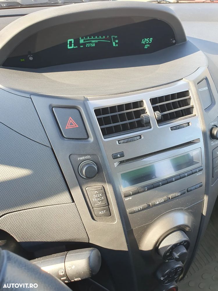 Toyota Yaris 1.3 Luna - 14