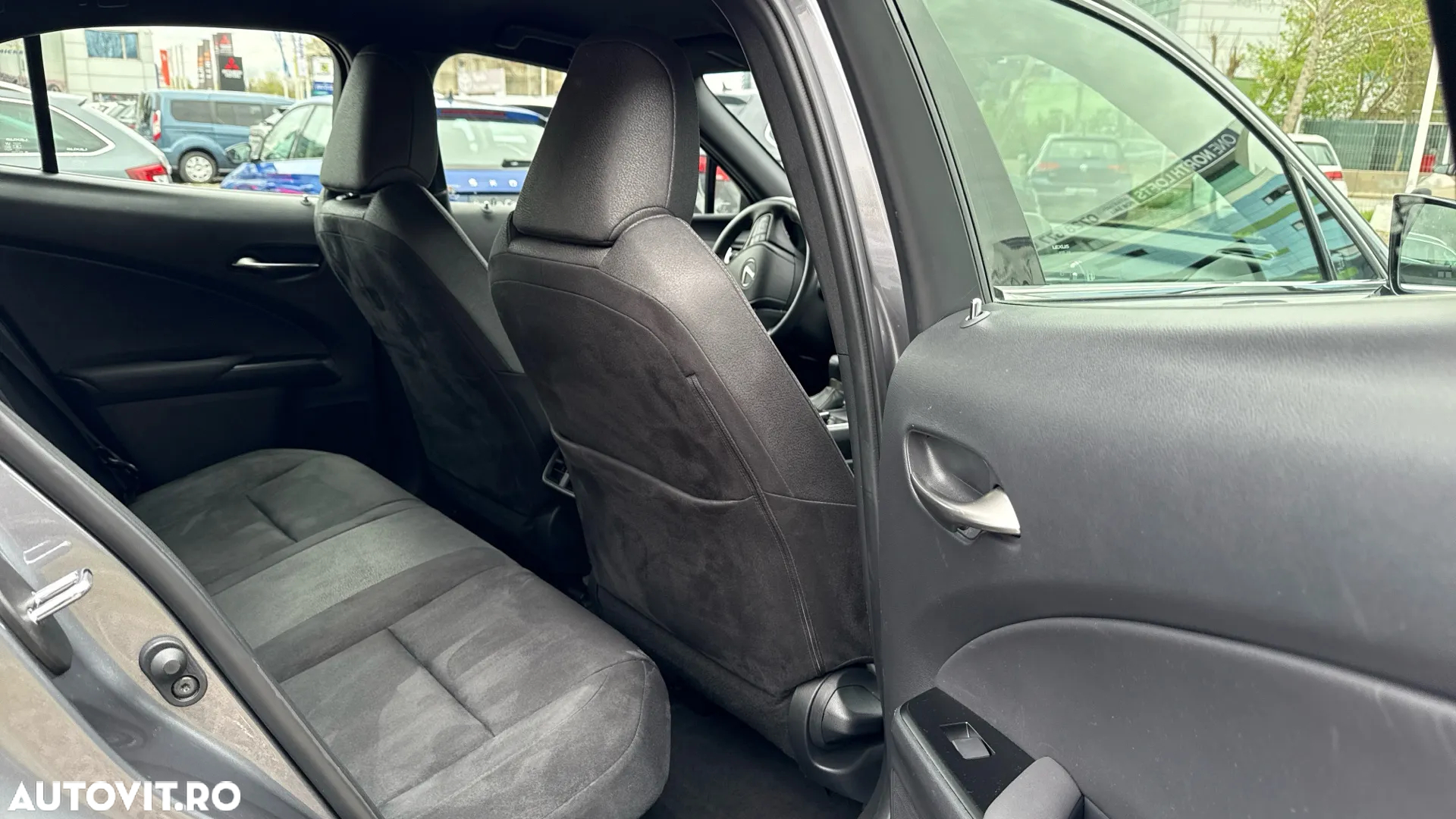 Lexus UX 250h 2.0L HEV 20H- (178 HP) 4X4 CVT Executive - 8