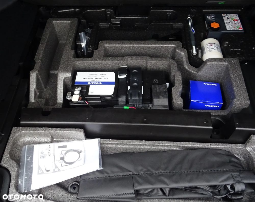 Volvo XC 60 T6 AWD Recharge Geartronic Inscription - 17