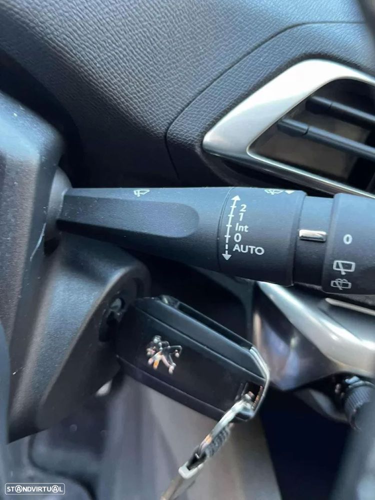Peugeot 3008 1.5 BlueHDi Allure - 11