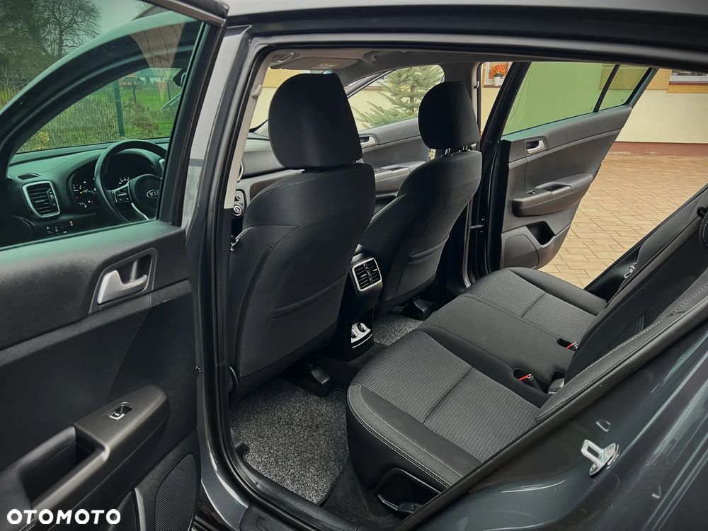 Kia Sportage 1.6 GDI Black Edition 2WD - 27