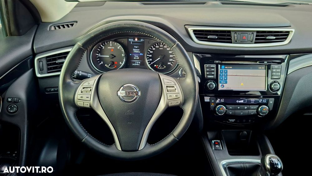 Nissan Qashqai 1.5 DCI Start/Stop N-Connecta - 9