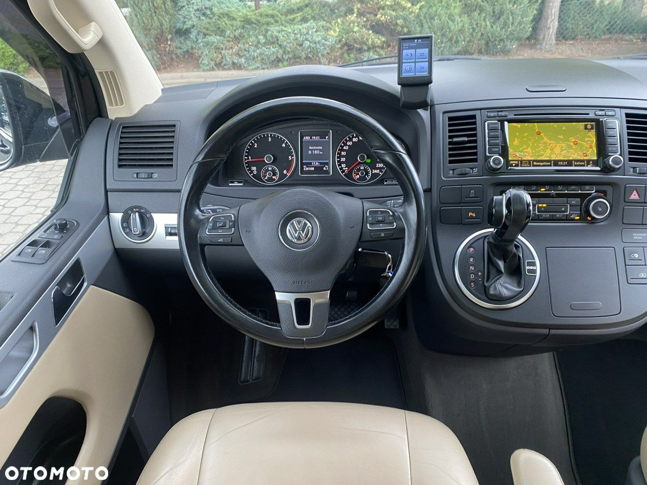 Volkswagen Multivan - 20