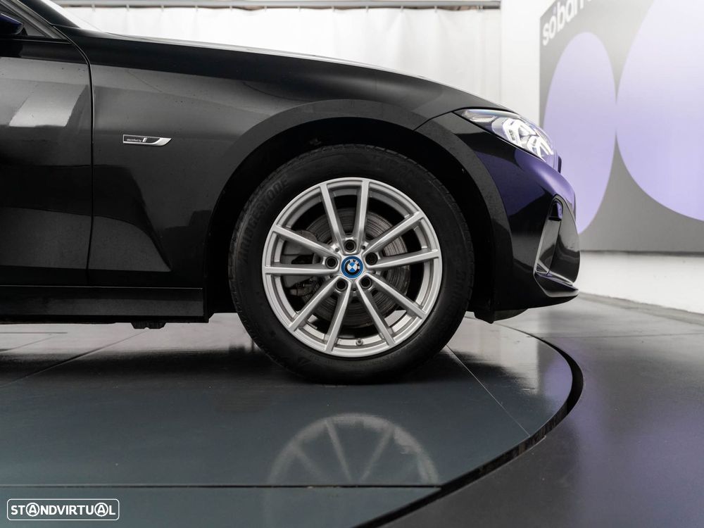 BMW 320 e Touring Auto - 10