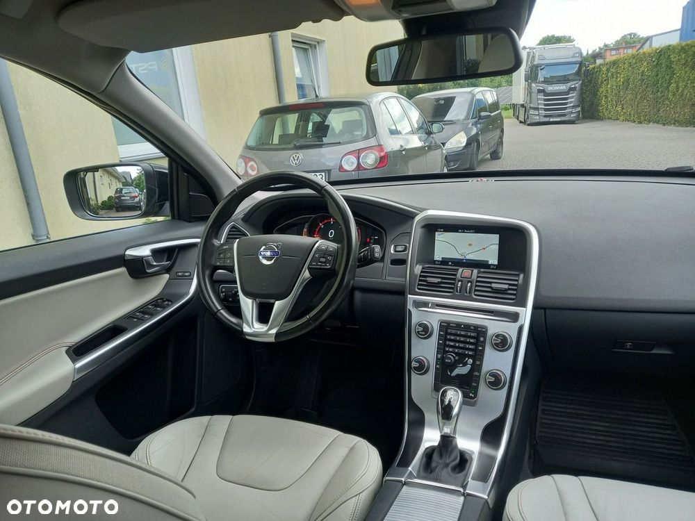 Volvo XC 60 D3 Drive-E Ocean Race - 28